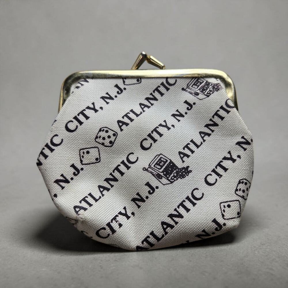 Vintage Atlantic City Coin Purse Cream White Souvenir Kiss Lock Graphic Novelty